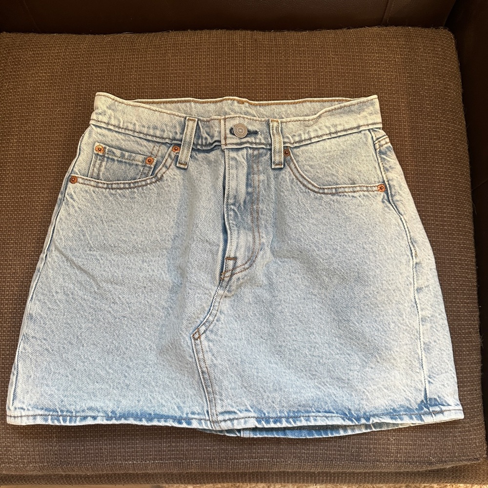 Levi's Light Wash Denim Mini Skirt